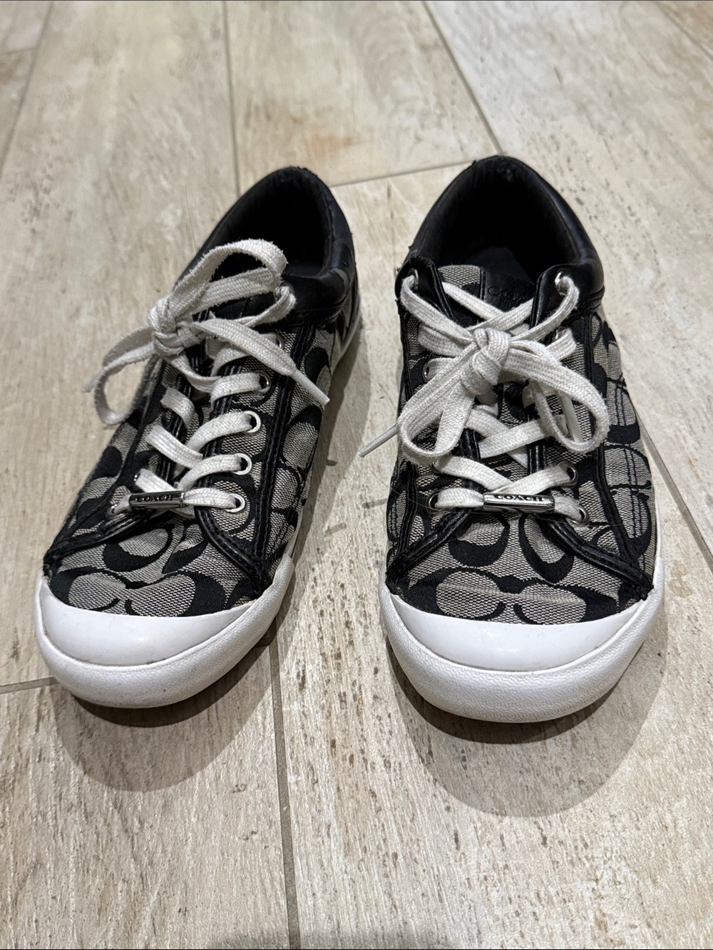Coach Signature Black & Gray Low Top Sneakers in Preloved condition size 8.5